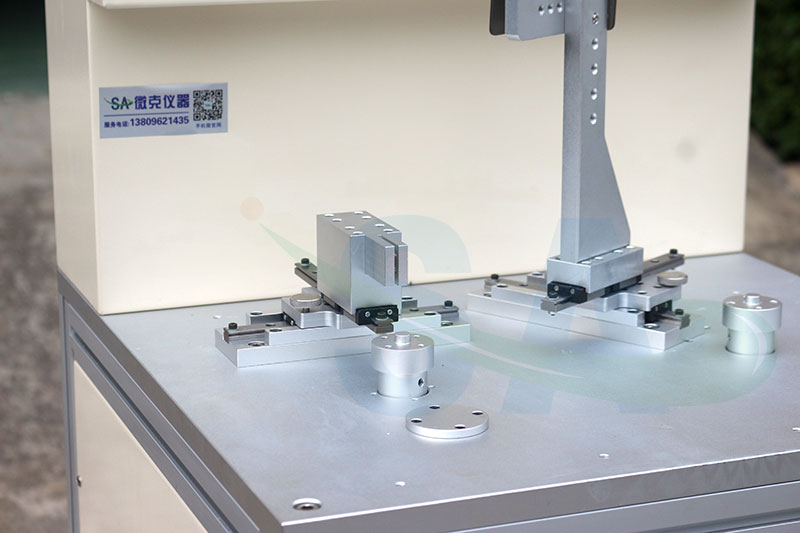 一臺(tái)轉(zhuǎn)軸鉸鏈磨合扭力壽命試驗(yàn)機(jī)調(diào)試完成，發(fā)往客戶實(shí)驗(yàn)室(圖2)